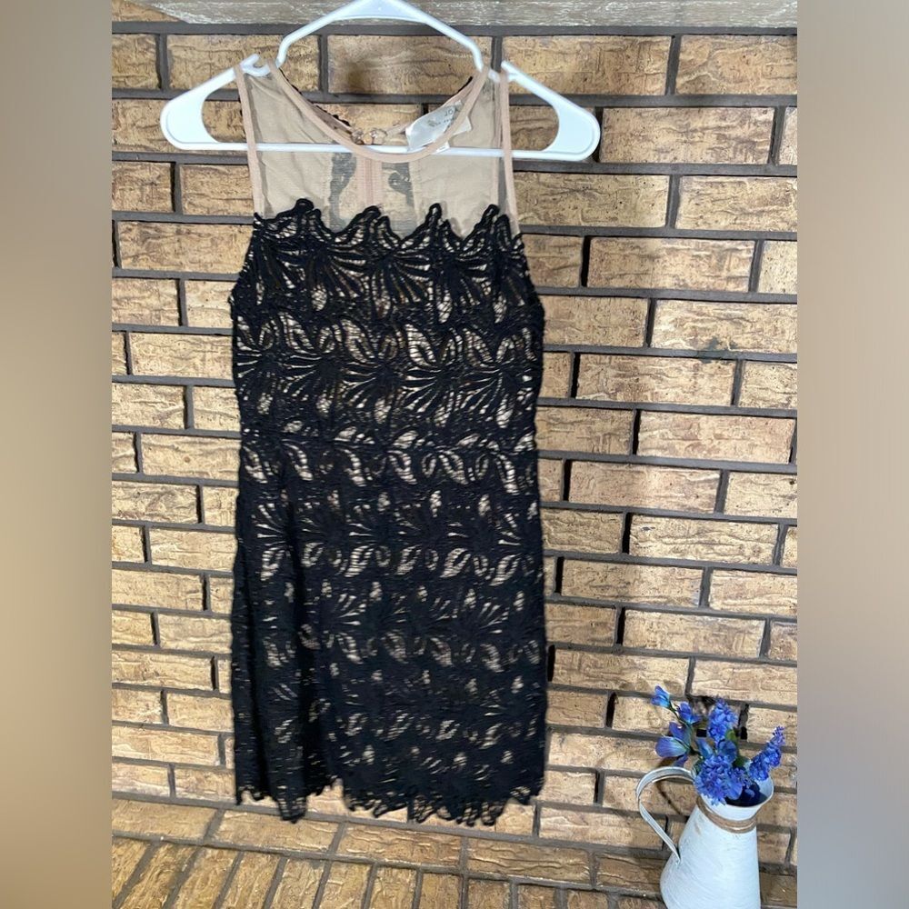 J.O.A. Lace‎ black dress
